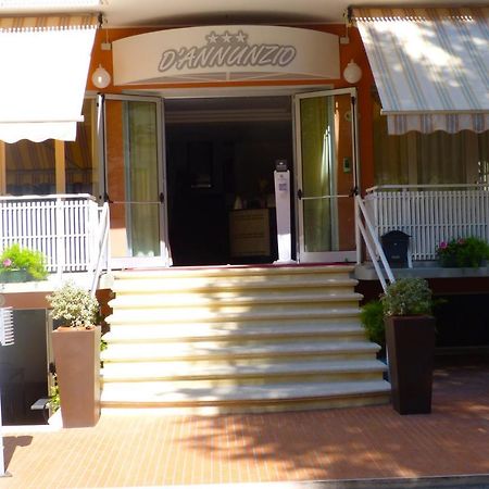 Hotel D'Annunzio Каттолика Экстерьер фото
