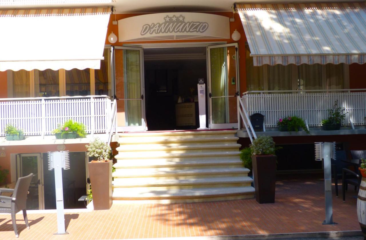 Hotel D'Annunzio Каттолика Экстерьер фото
