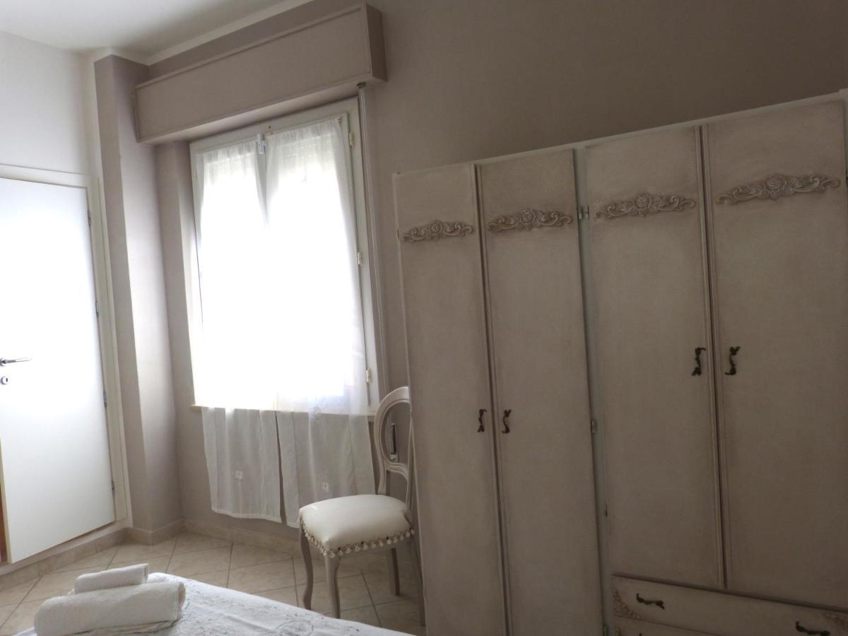 Hotel D'Annunzio Каттолика Экстерьер фото