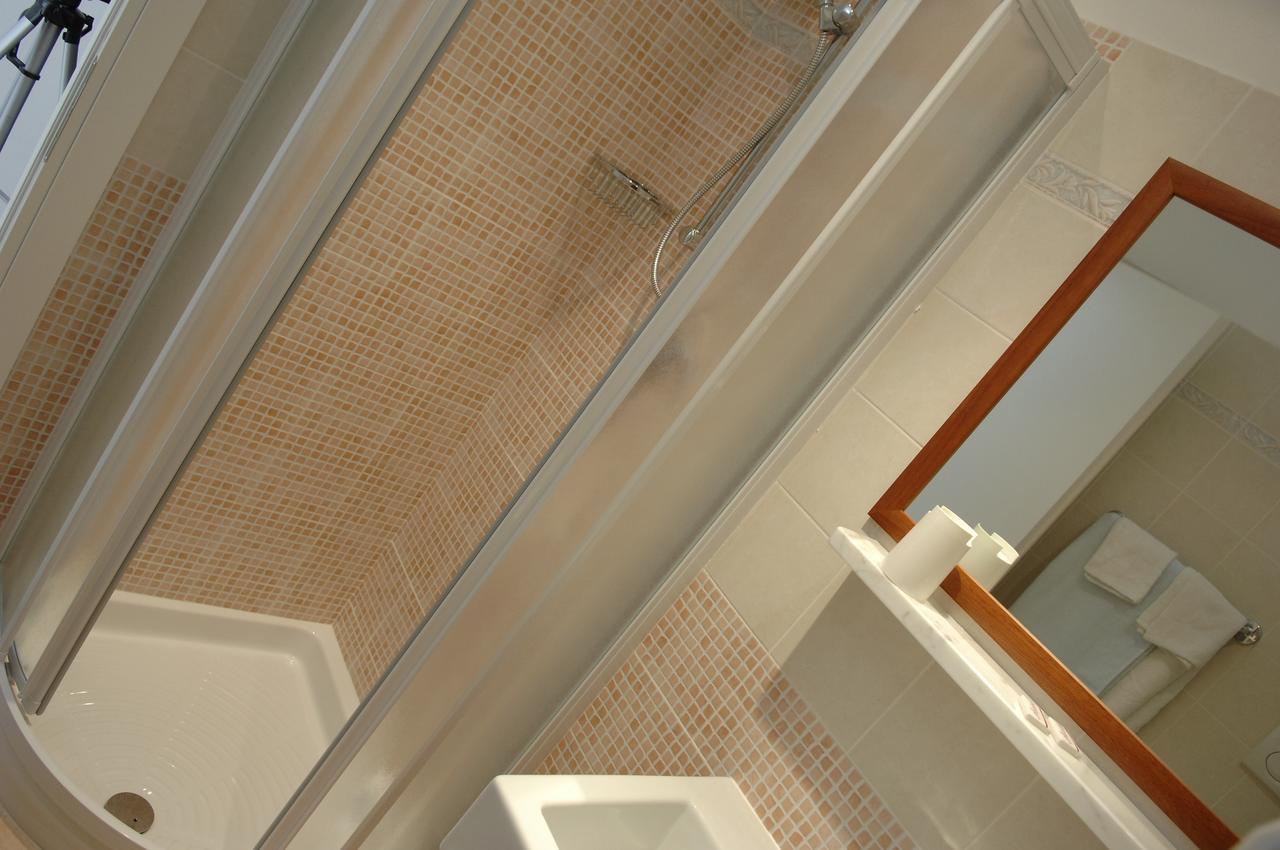 Hotel D'Annunzio Каттолика Экстерьер фото
