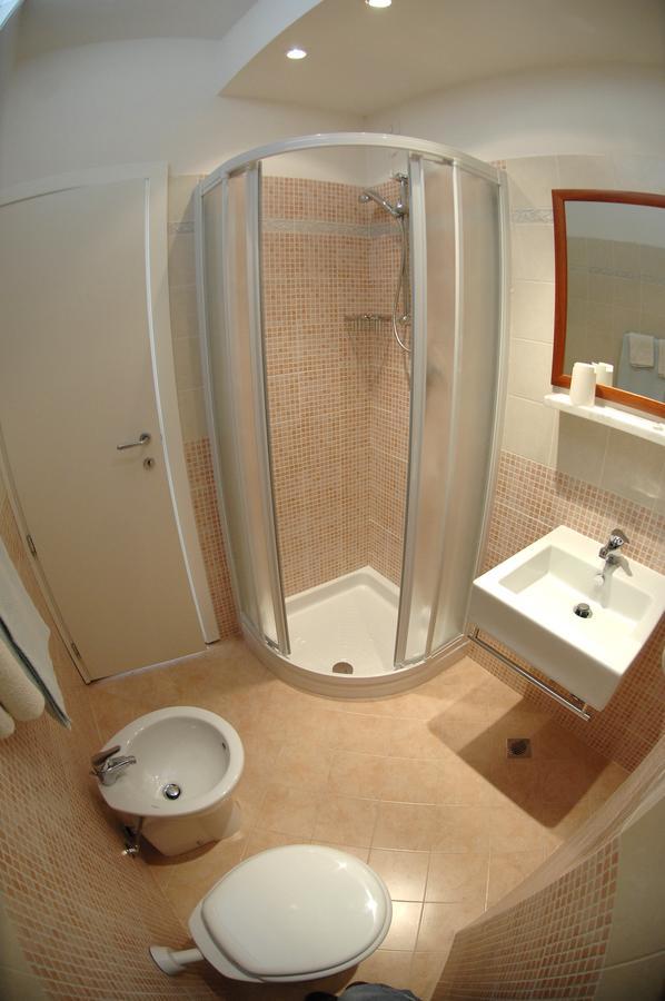 Hotel D'Annunzio Каттолика Экстерьер фото