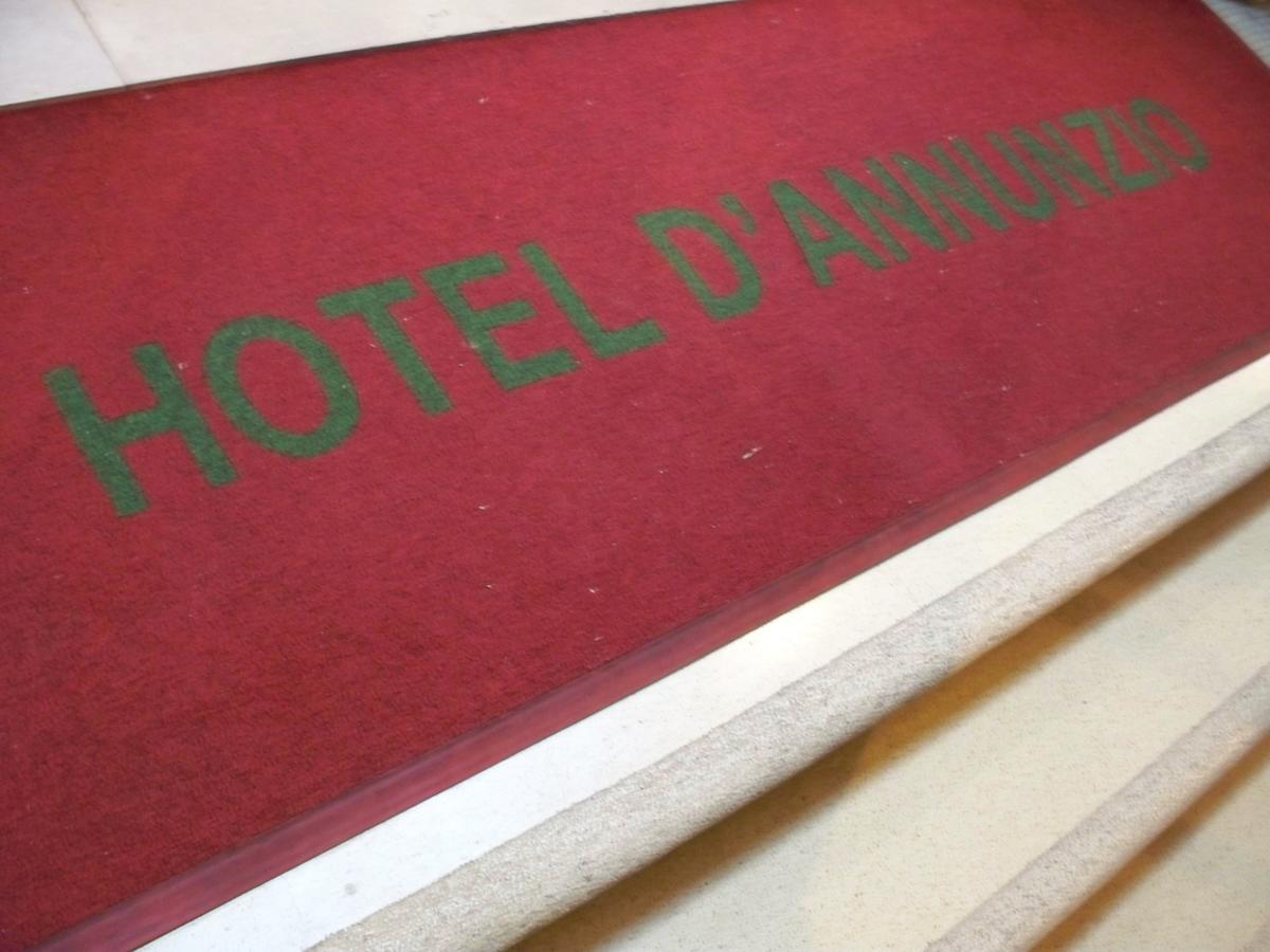 Hotel D'Annunzio Каттолика Экстерьер фото
