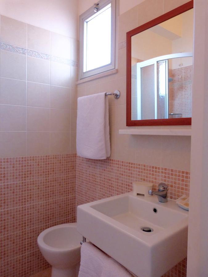 Hotel D'Annunzio Каттолика Экстерьер фото