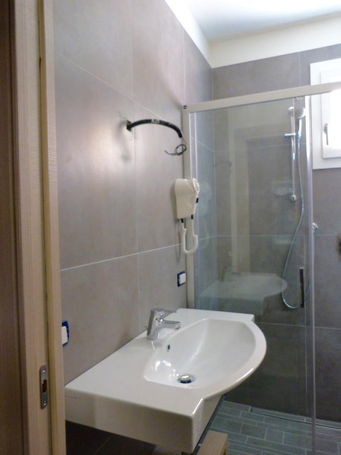 Hotel D'Annunzio Каттолика Экстерьер фото