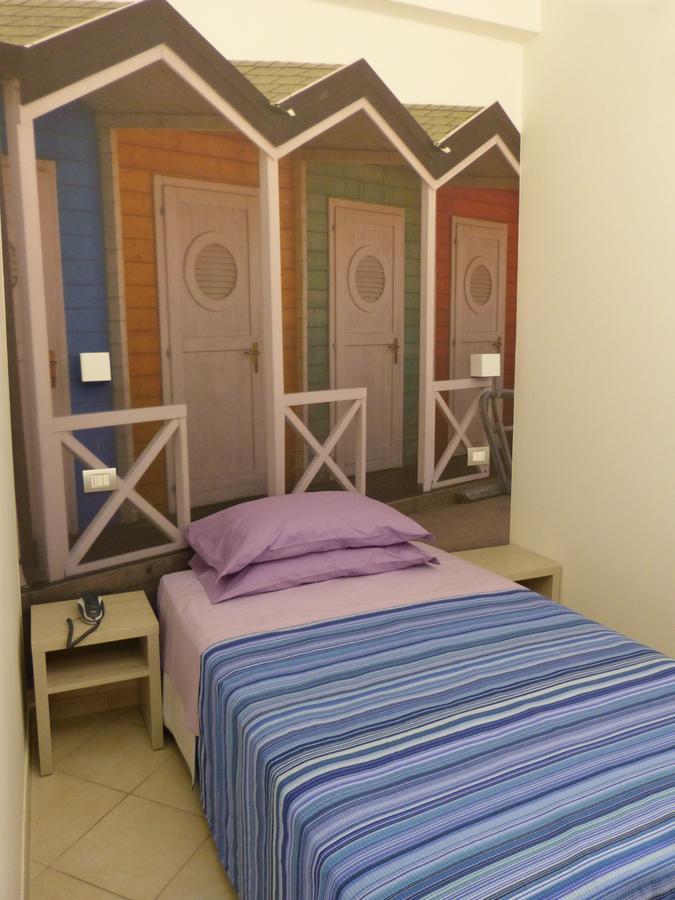 Hotel D'Annunzio Каттолика Экстерьер фото